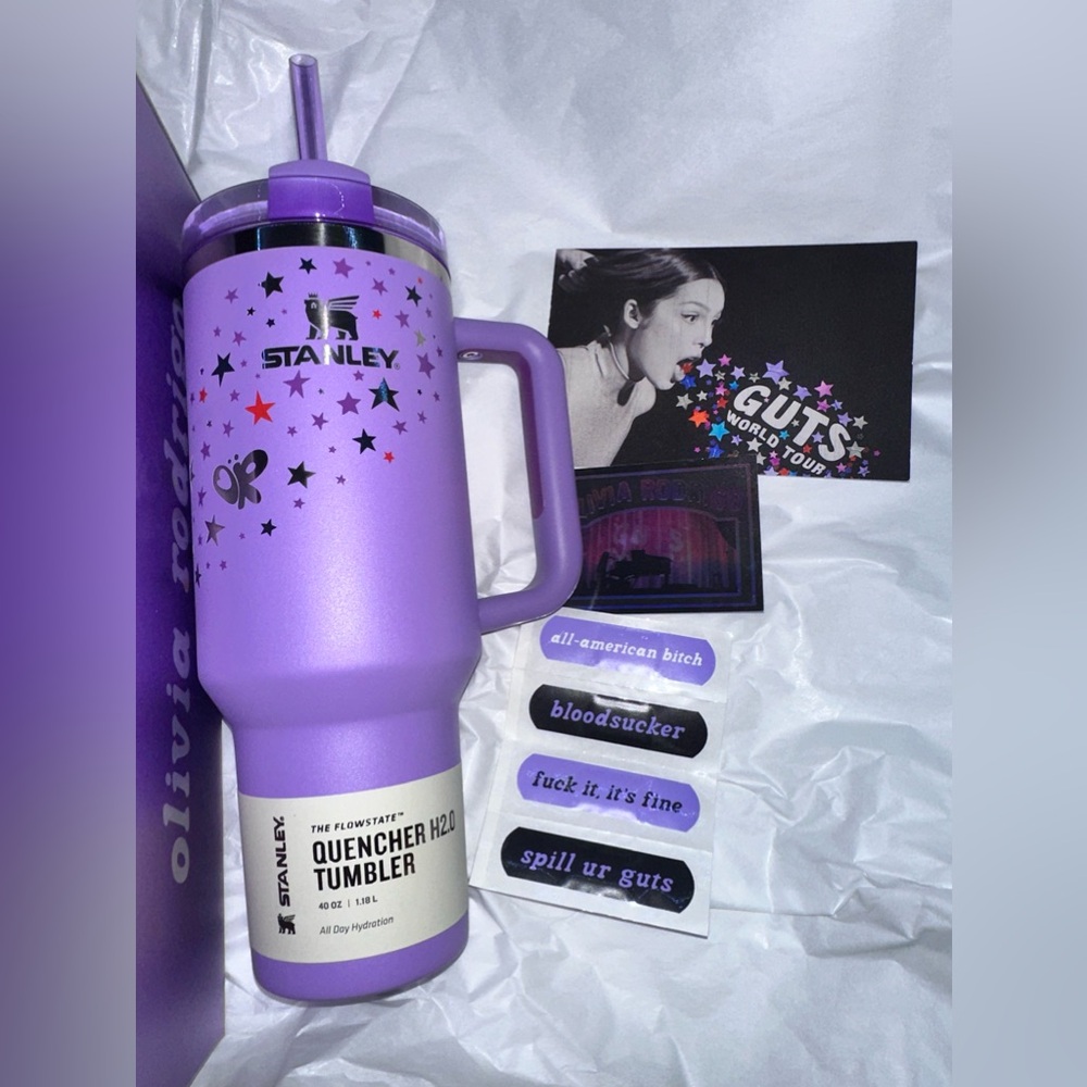 OLIVIA RODRIGO X STANLEY💜